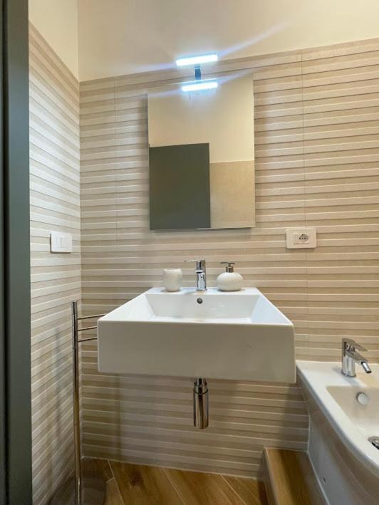Apartamento Lb Silviocentro Palermo Exterior foto